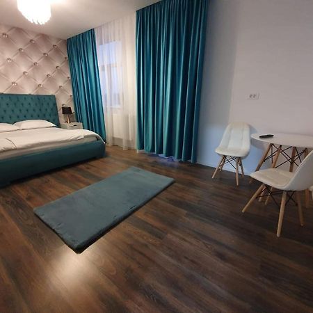 Garsonierre Central Luxury Târgu Jiu Exteriér fotografie